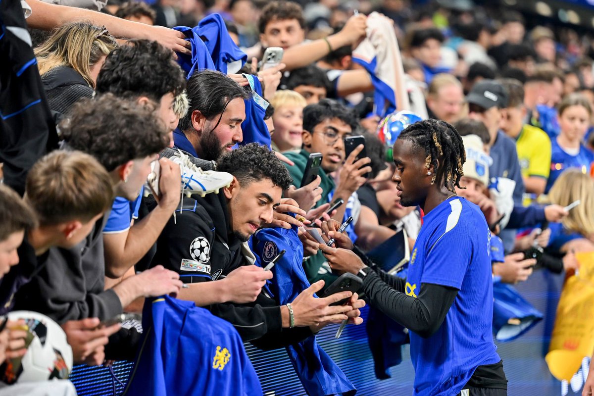ChelseaInPhotos's tweet photo. Jamie Gittens ✍️💙 https://t.co/3vmLdUJacR