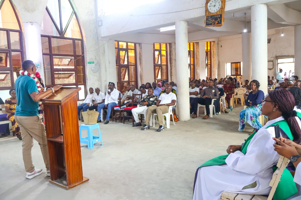 KenyaDigital_'s tweet photo. In a moment that caught attention in Mombasa, Governor hopeful Mohamed Ali and Nyali MP hopeful Bethwel Washington joined worshippers at ACK St. Faith Migadini Church, sharing a call for faith, peace and national unity.
@KenyaDigital_ 
@MohaJichoPevu https://t.co/VVooY1Bf51