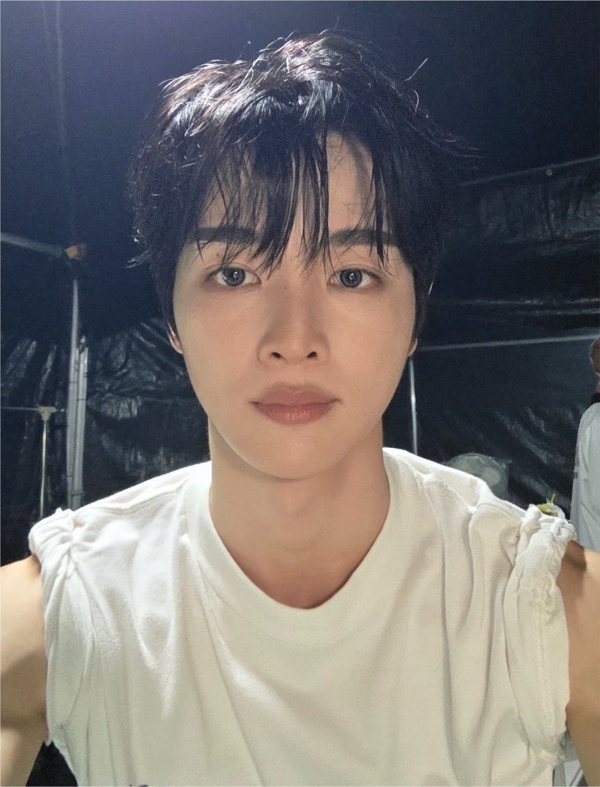 lilkitchuuq's tweet photo. อ้ากกกกกก น้องวอนบินเซลฟี่รูปขวาส่งมาในบับเบิ้ลแล้วบอกว่าตัวเองก็ถ่ายรูปเช็คหน้าเหมือนซองชานฮยองน้า น่ารักกกกก ㅠㅠㅠㅠㅠㅠㅠㅠㅠ🤲🏻 เหมือนมะม๋ากับแมวเหมียว 🐶🐱♡ https://t.co/kyt2jii6NE