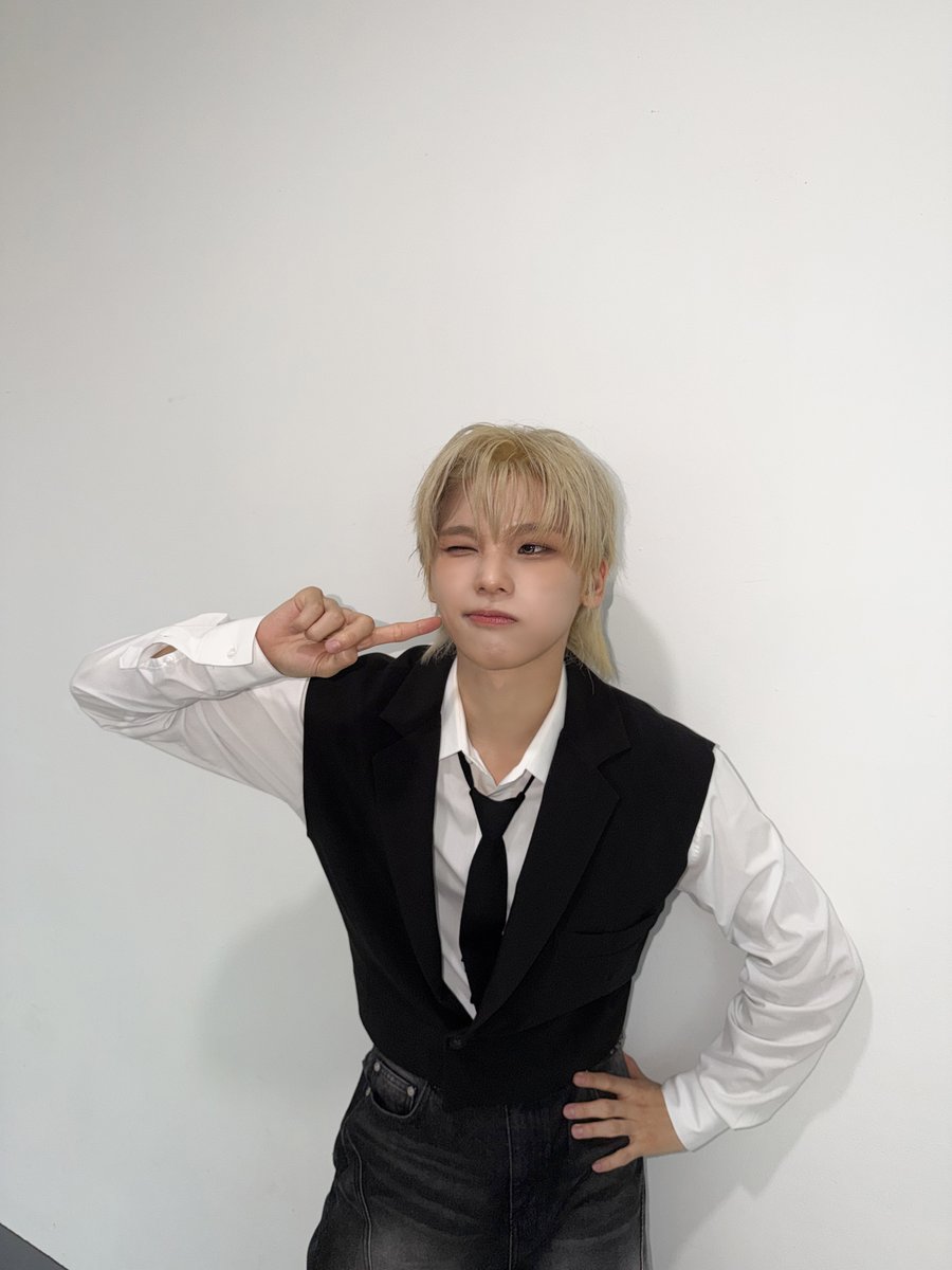 nSSign_official's tweet photo. [ #도하 ] 금발로 돌아왔돠💛

#nSSign #엔싸인 #エンサイン #DOHA https://t.co/bxnUnHYdJE