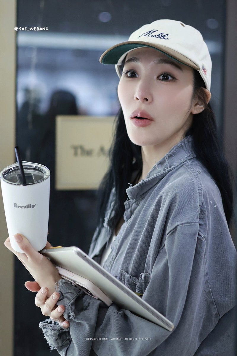 SAE_WBBANG's tweet photo. 260726 <유미의 세포들>  퇴근

이쁘동이

#TIFFANY #티파니
#TIFFANYYOUNG #티파니영
#유미의세포들 https://t.co/aCpjz1EhFT