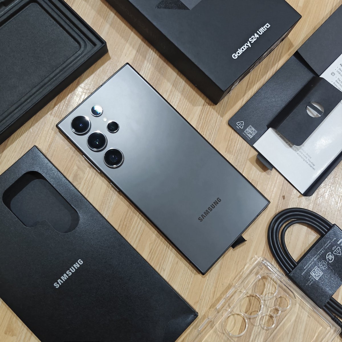 bradergadgets's tweet photo. Samsung Galaxy S24 Ultra 12/256

- SEIN (ON 31 Jul 2026) Titanium Black
- Mulus 98% Fullset Original
- Fungsional No Minus

#samsunggalaxys24ultra

Terima Jual Beli dan Trade In
Minat Silahkan WA 085161116272
COD Jatiasih/Menyesuaikan
Insta X Utube TTok @bradergadgets https://t.co/2C3626yeyS