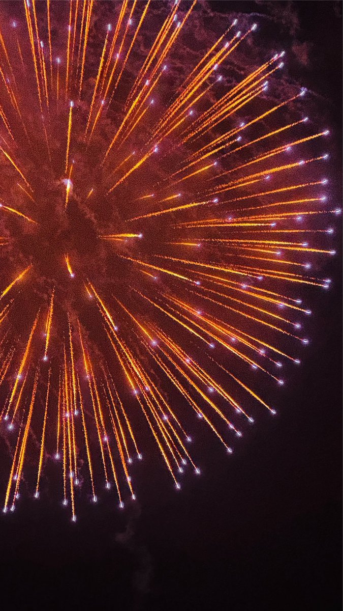 ciutiu's tweet photo. あとついでに花火の写真 https://t.co/Ki3CGbF3a5