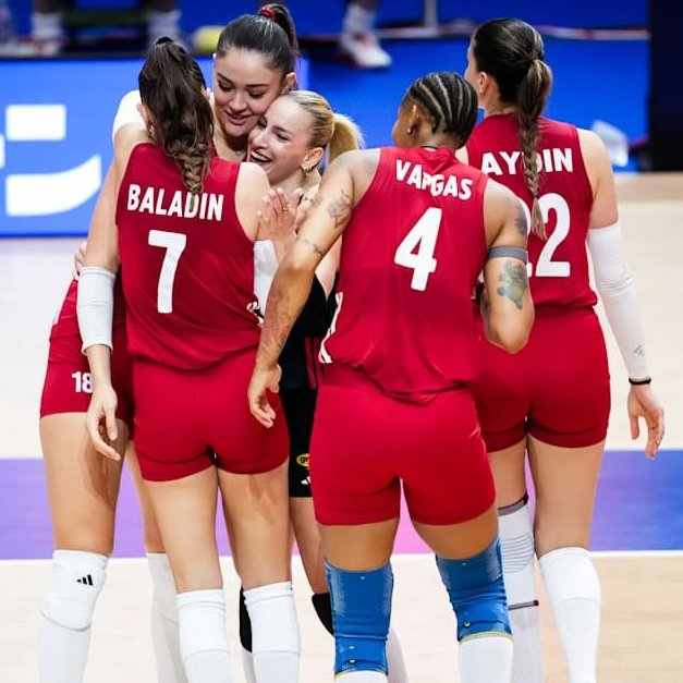 gibbybaris's tweet photo. 🇹🇷 Filenin Sultanları ilk sette 8 blok yaptı

🙌 3 Blok x Vargas
🙌 2 Blok x İlkin
🙌 1 Blok x Elif
🙌 1 Blok x Zehra
🙌 1 Blok x Jack

📌 Hücumda %28'de kaldık ve bloklarımız seti kazanmaya yetmedi
