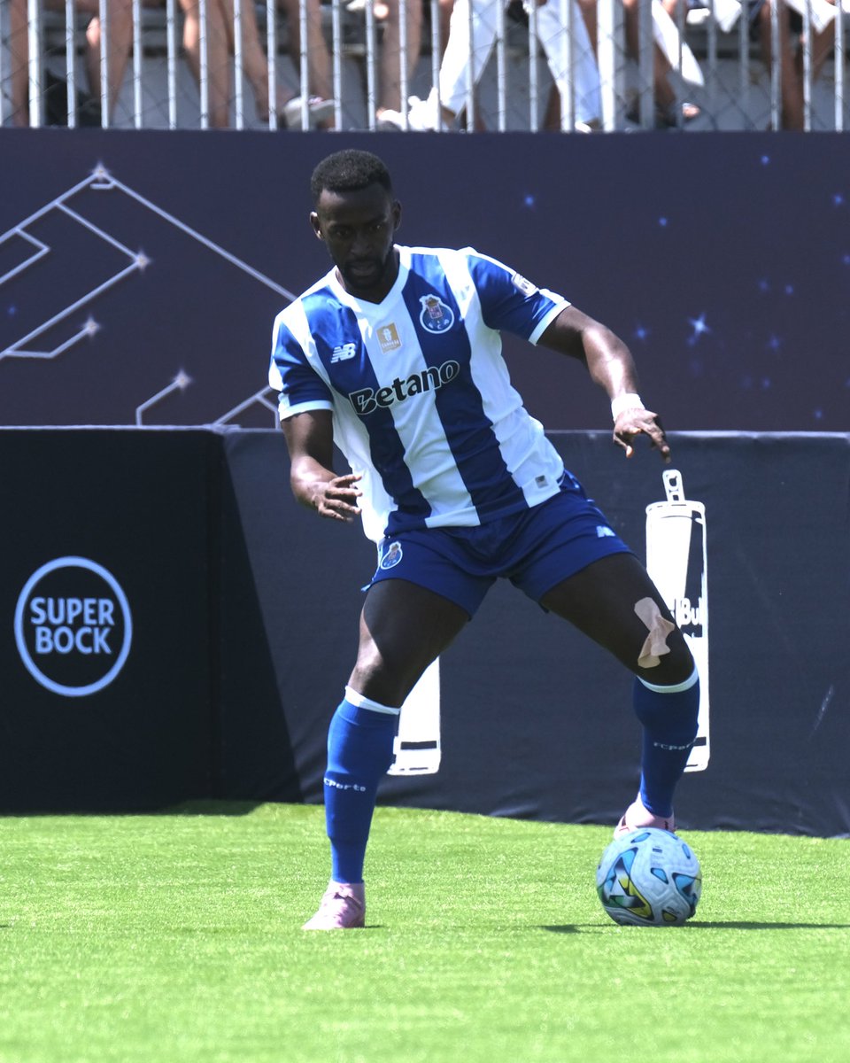 FCPorto's tweet photo. Cha Cha Cha 🇨🇴

Quem sabe não esquece 🤩 https://t.co/EUczqEZEl4
