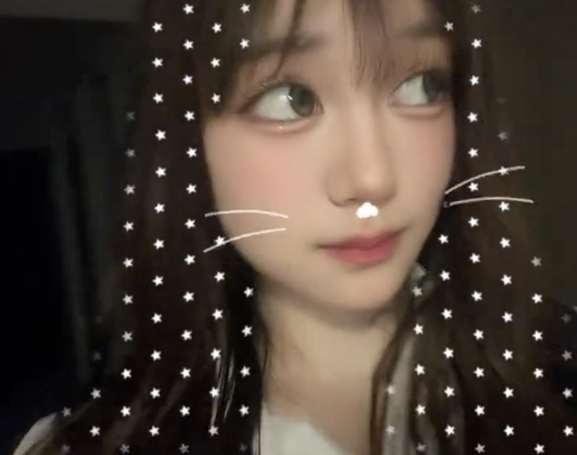__yy1013's tweet photo. もかちゃん今日も💯💕かわいすぎる🥹
アオハルのやつ何回みても間違った部分がわからなかった！だから大丈夫👌
もかちゃん何事にも全力で取り組んでて好き✌︎ https://t.co/leOFizBEjT