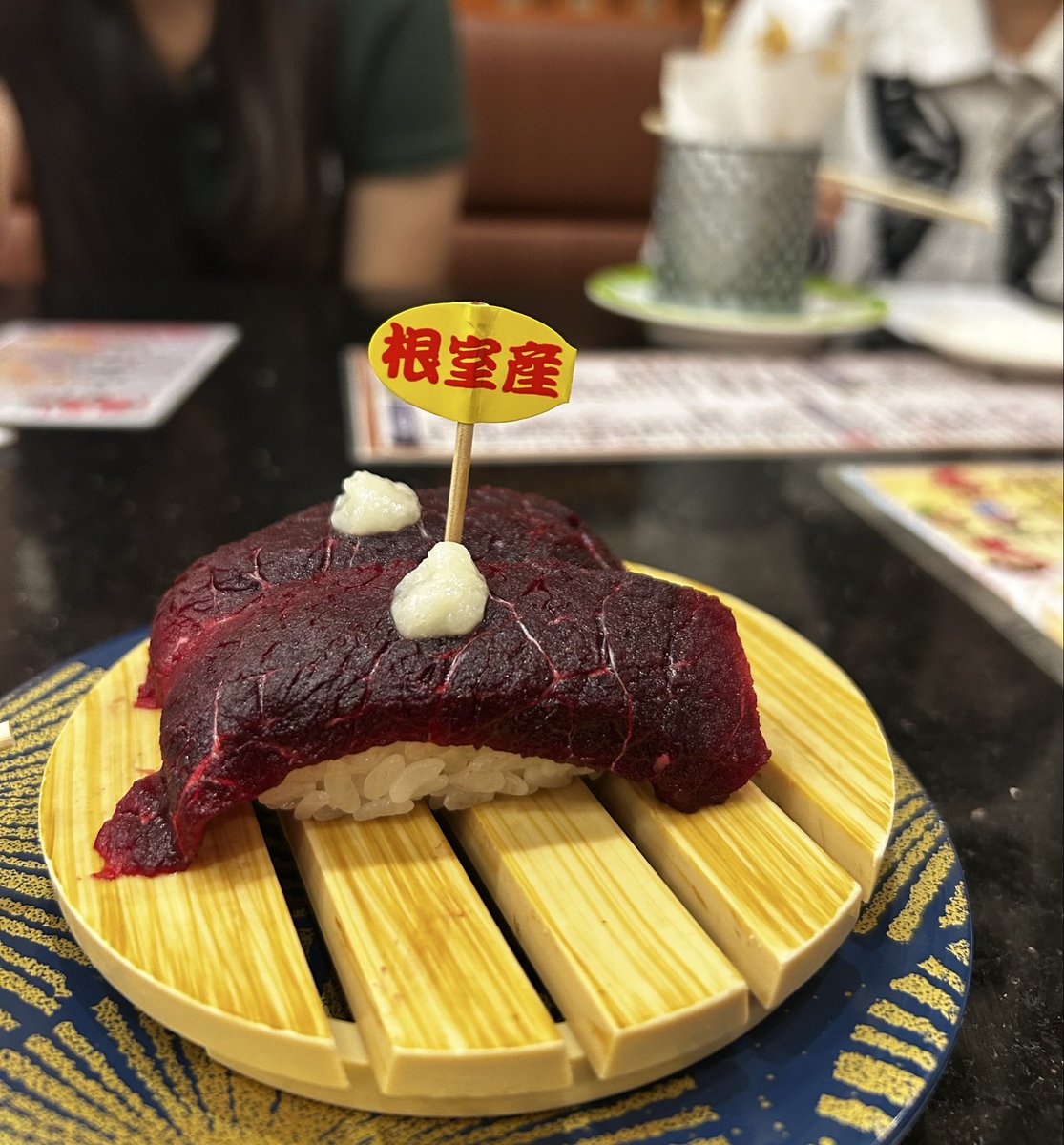 Crystal27naru's tweet photo. クジラ🐳とタラバ汁🦀
🍣前夜祭的にご馳走様😋でした✨
㊗️32周年🍣🍣✨✨✨

＃花まる　＃二階建て祭　＃回転寿司 https://t.co/9uetP9ax1F