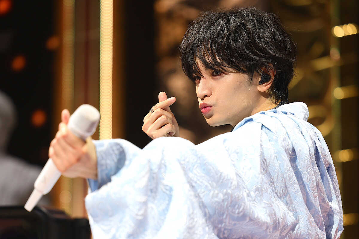 topicool_jp's tweet photo. 【トピクル】

【中島健人、一問一答②】「若君に会いたいの？」U:nityの熱望に応え、和装姿で新曲「鬼事」をサプライズ披露！

全国ツアーの興奮冷めやらぬまま、中島さんの挑戦は次なるステージへ。初のアジアツアーに向かいます

▼記事はこちら▼
🔗https://t.co/P3TcqhbLZw

＃中島健人 https://t.co/jEstC1wQ5z
