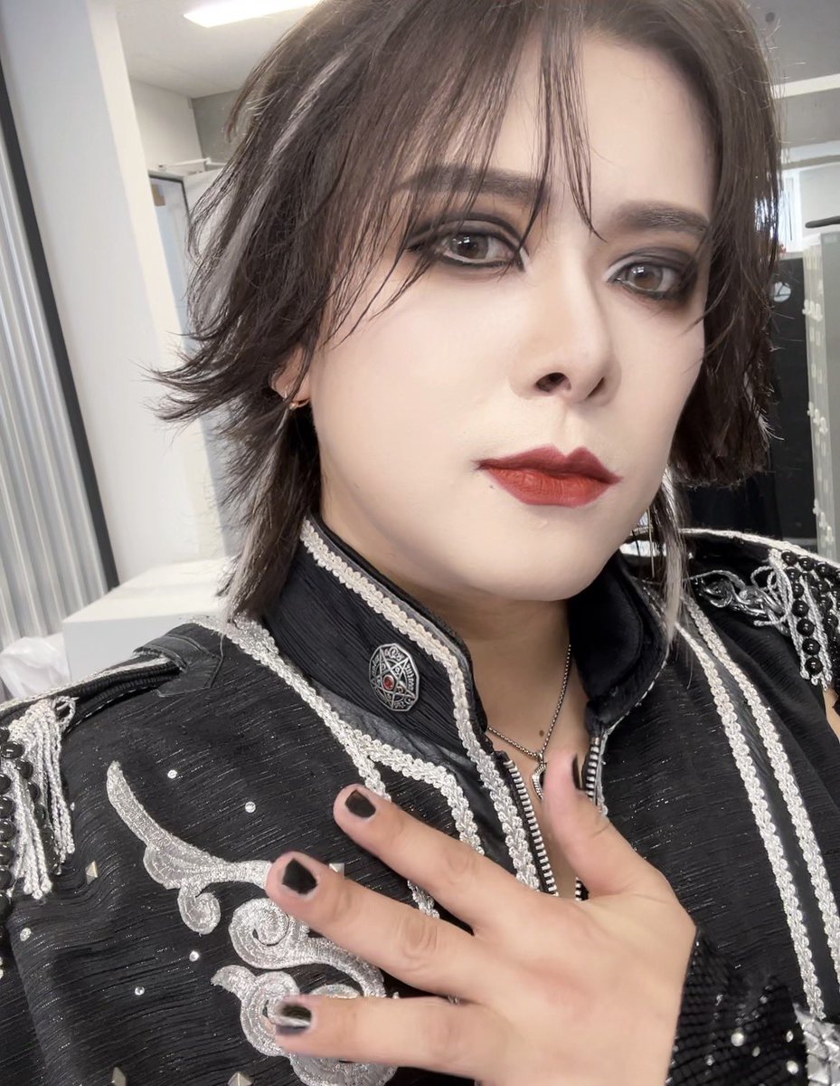 reno_guitarlife's tweet photo. 聖飢魔II 大黒ミサツアー 山口KDDI維新ホール

ご参拝ありがとうございました！
今日もリスペクトを込めて弾かせて頂きました！いつも温かい応援、声援ありがとうございます！
後半戦も引き締めていきます！よろしくお願い致します！！

#聖飢魔II
#DamianHamadasCreatures https://t.co/Wsiu7BLlsT