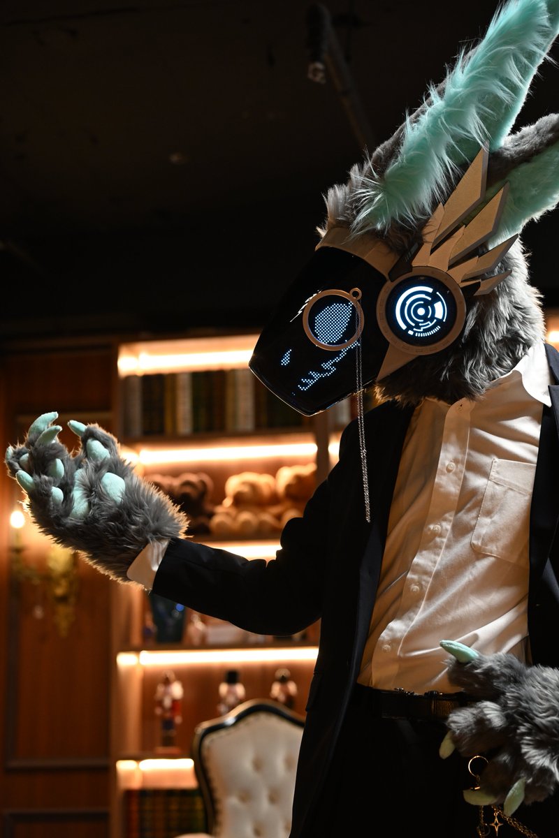 Cipher_Fur's tweet photo. 제 손을 잡으시죠.
방으로 모셔다 드리겠습니다.
#FursuitEveryday
#Protogen

📸-@Dia_snake90 🩵 https://t.co/DATeWdGYZH