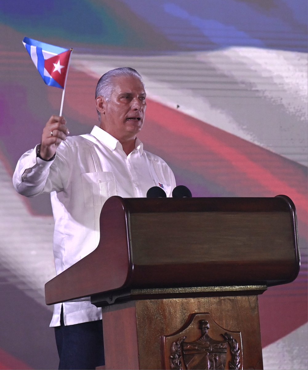PresidenciaCuba's tweet photo. 🇨🇺| Presidente @DiazCanelB en acto por el 26 de Julio:

Denuncio QUE CUBA ES VÍCTIMA DE UN GENOCIDIO FRÍAMENTE CALCULADO. 

El gobierno de Estados Unidos ha diseñado e implementado conscientemente una política de máxima asfixia económica contra el pueblo cubano. https://t.co/NsrquHEDMS