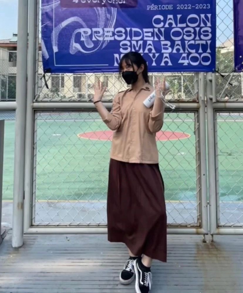 vvup_world's tweet photo. Before debuting as a member of #VVUP, Indonesia’s 🇮🇩 own Kimberley already captured everyone’s attention with her stunning pre-debut school photos!! 🐹 https://t.co/5no2fufi1H
