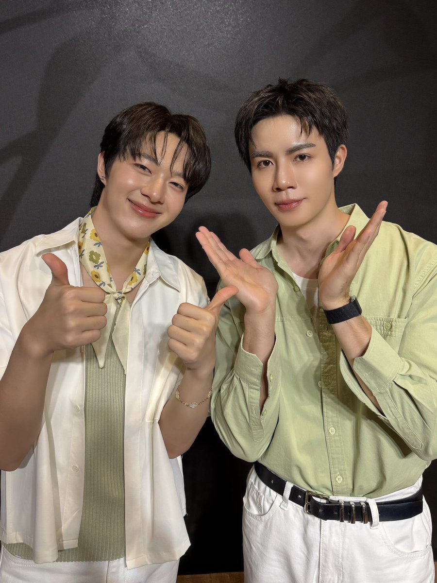 DomundiTV's tweet photo. ขอขอบคุณ “PHOYOK” ที่ให้เกียรติ “ซี” @zee_pruk และ “นุนิว” @CwrNew ได้มาร่วม Live พูดคุยและทำกิจกรรมสนุก ๆ ในวันนี้นะคะ 🥰

ขอขอบคุณแฟน ๆ ทุกคนที่มาเจอกัน รวมถึงแฟน ๆ ที่ติดตามรับชม Live และส่งกำลังใจมาให้ทั้งสองคนด้วยนะคะ 🫶🏻✨️

#PhoyokXZeenunew https://t.co/bkywn27mQL