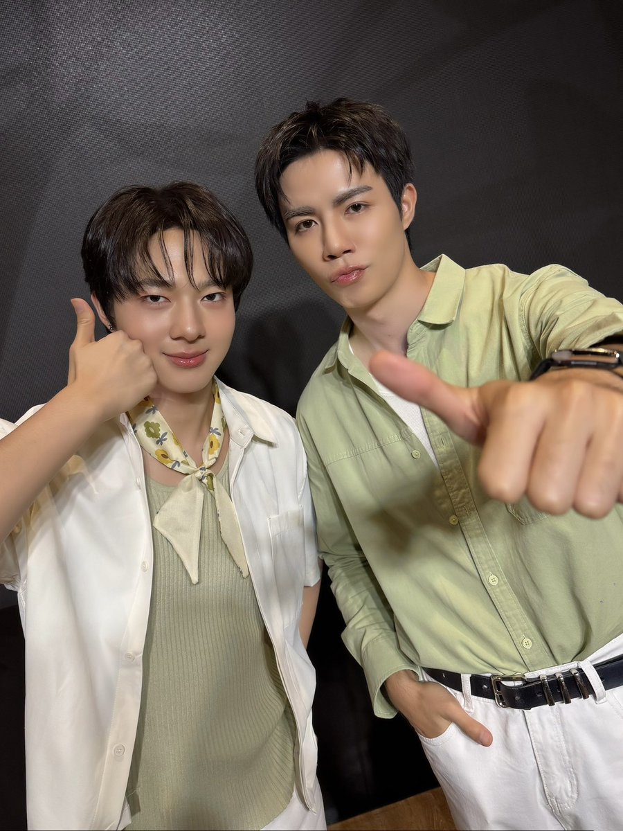 DomundiTV's tweet photo. ขอขอบคุณ “PHOYOK” ที่ให้เกียรติ “ซี” @zee_pruk และ “นุนิว” @CwrNew ได้มาร่วม Live พูดคุยและทำกิจกรรมสนุก ๆ ในวันนี้นะคะ 🥰

ขอขอบคุณแฟน ๆ ทุกคนที่มาเจอกัน รวมถึงแฟน ๆ ที่ติดตามรับชม Live และส่งกำลังใจมาให้ทั้งสองคนด้วยนะคะ 🫶🏻✨️

#PhoyokXZeenunew https://t.co/bkywn27mQL