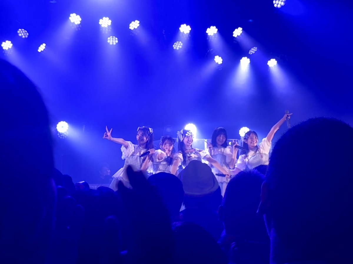 msms_pipi's tweet photo. バンドセットライブ最高だった〜😭🎸🥁！
バンド、タイトル未定のメンバー、会場のグルーヴ感も最高だったし
何より5人全員がとてもとても楽しそうにライブしてるのが本当に幸せだった〜（ ;  ; ）
沢山届いたよ〜！パワーもらった〜！
ありがとう〜😭🤟🏻🩵

#タイトル未定 https://t.co/TyZA1opFjs