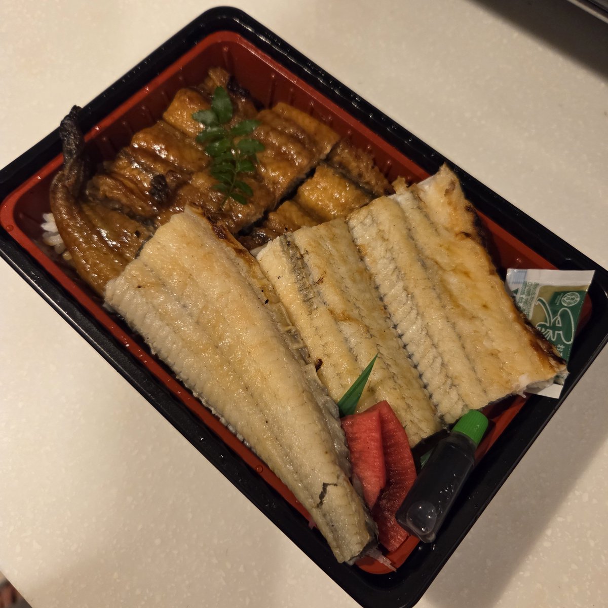 youchitosaran's tweet photo. うなぎいただきます😋

 #だいこくや恵比寿
 #土用の丑の日 https://t.co/BViNZCo0yP