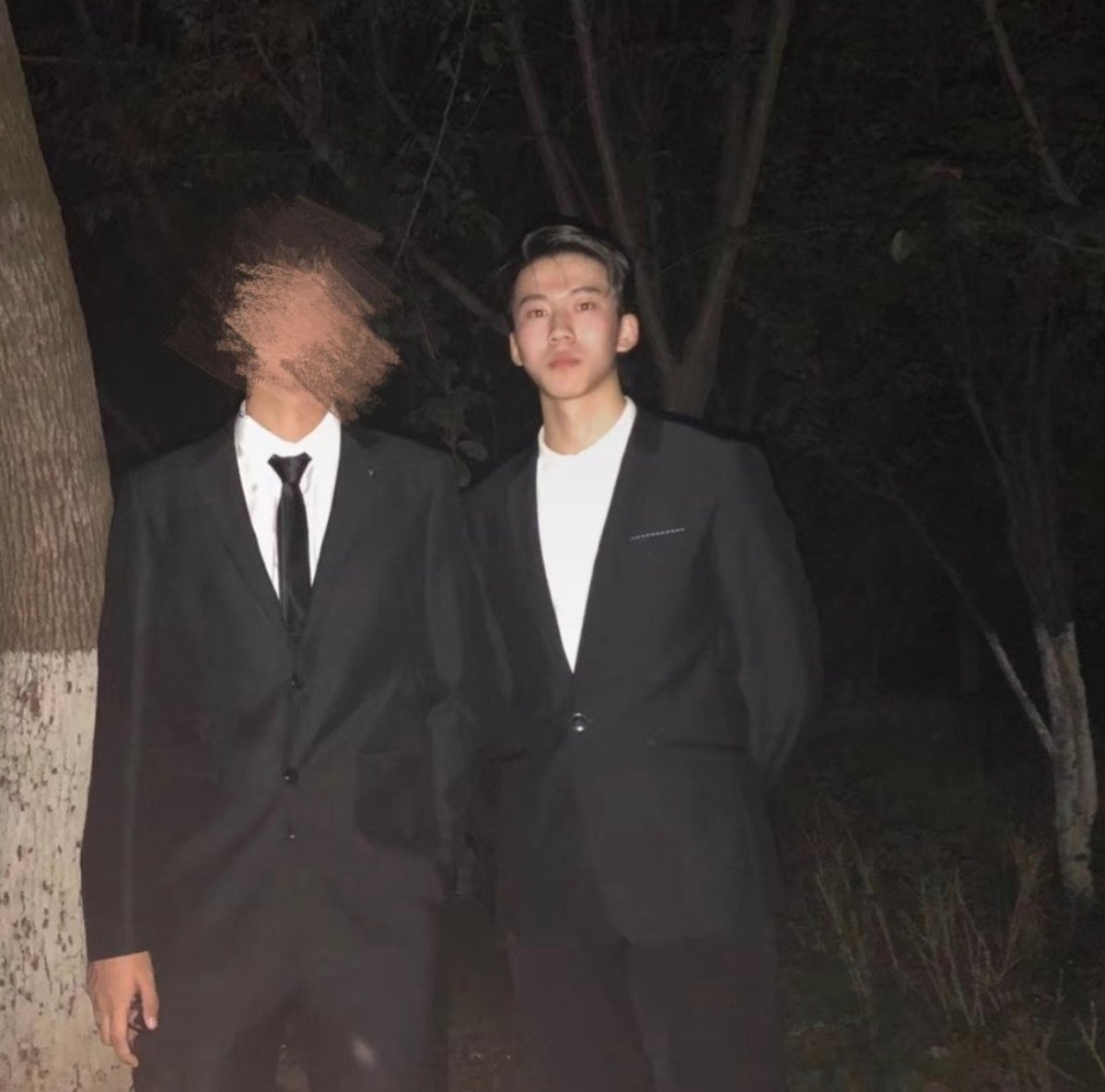 Jykrush's tweet photo. 现在老了胖了才发觉 那时候可能就是我的颜值巅峰期了 https://t.co/KLzhK3z3OR