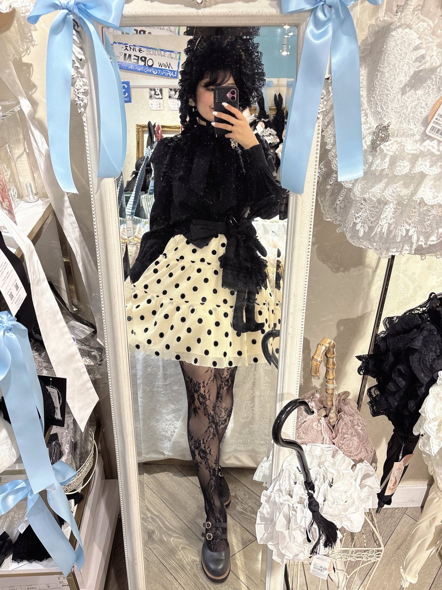rinrinof_x's tweet photo. レースボンネ、レースつけ襟、レースのうさぎショルダー、レースタイツでレースまみれ🐰 https://t.co/QjPxmIHQKb