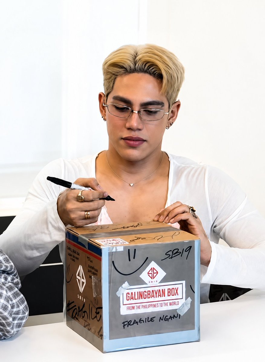 clevel24's tweet photo. Every autograph tells a story and every smile creates a memory 
Missing @stellajero_  our GOAT
#SB19_STELL #Stell

#NETIZENSCHOICE #STELLAJERO 
 for Most Handsome Man Alive 
 #MHMA2026 
 #MHMA2026STELLAJERO 
 @thenreport https://t.co/stD7ABHaF5