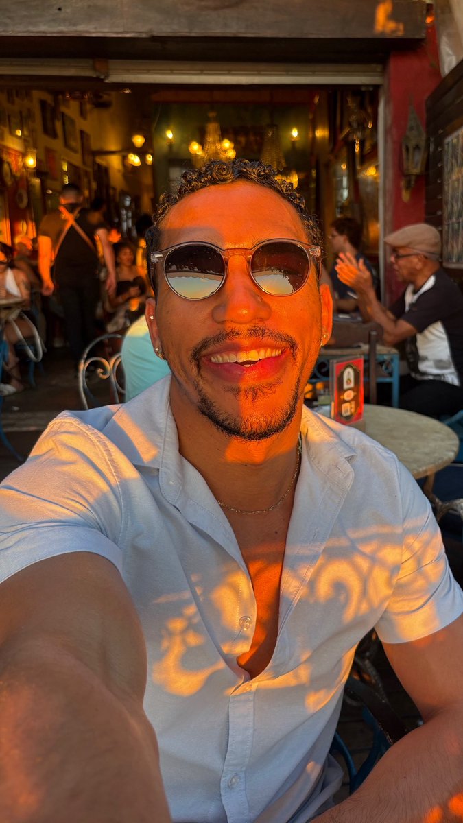 LeoSoaresIS's tweet photo. dia de luz, festa de sol  
☀️🫶🏾 https://t.co/4GwOqwROmz