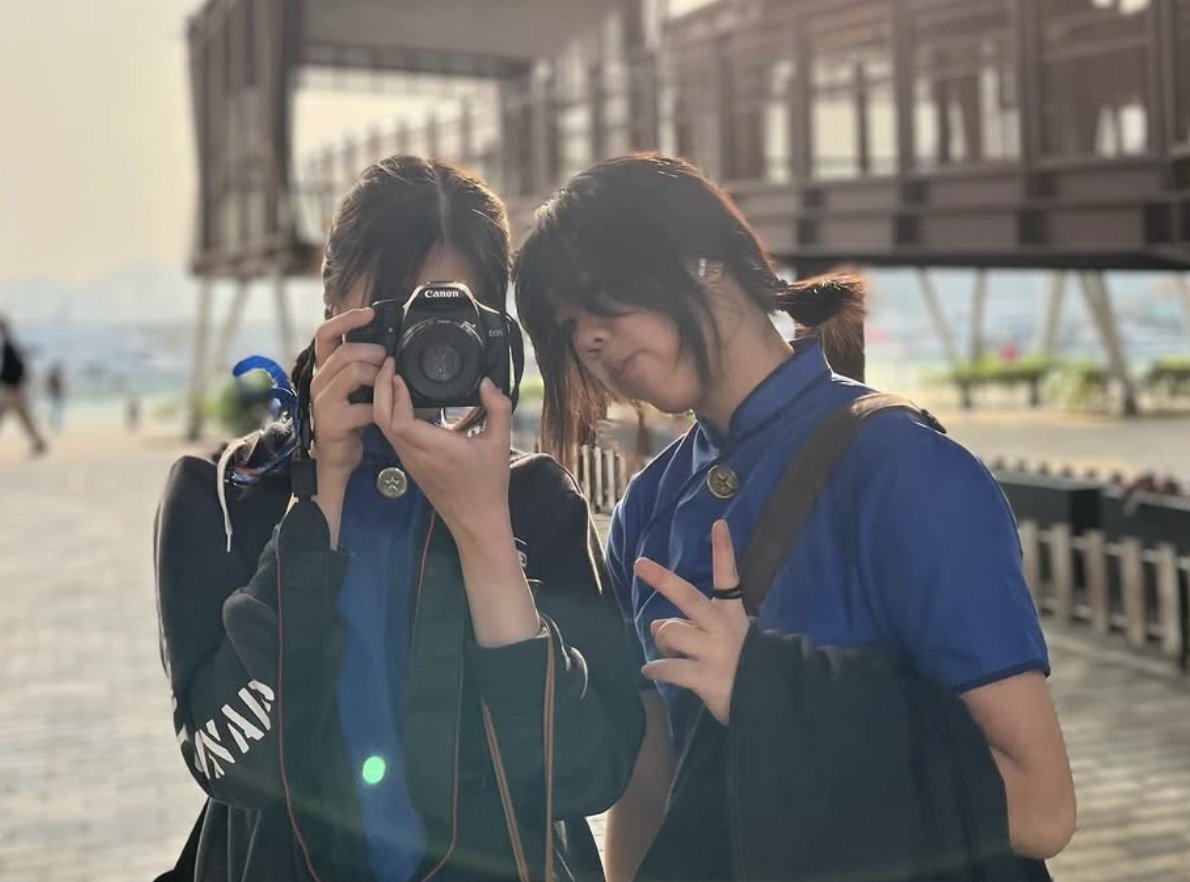 fr4jkfnk4f's tweet photo. 📸 相機合輯 😻
唔好意思一拎起部 Canon📷就即刻專業攝影師上身😎真係有少少型😁✨

🔥喺體育館幫大家紀錄熱血 Moment🔥邊個想被我捕捉最靚/Kam 嘅一秒?

What should I post next?~ PM me to join grp

#ssgc #香港學生 #學生妹 #香港學生妹 #聖士提反女子中學 #HKstudent #student #hk #中學生 #中學 https://t.co/a1okCrU3qt