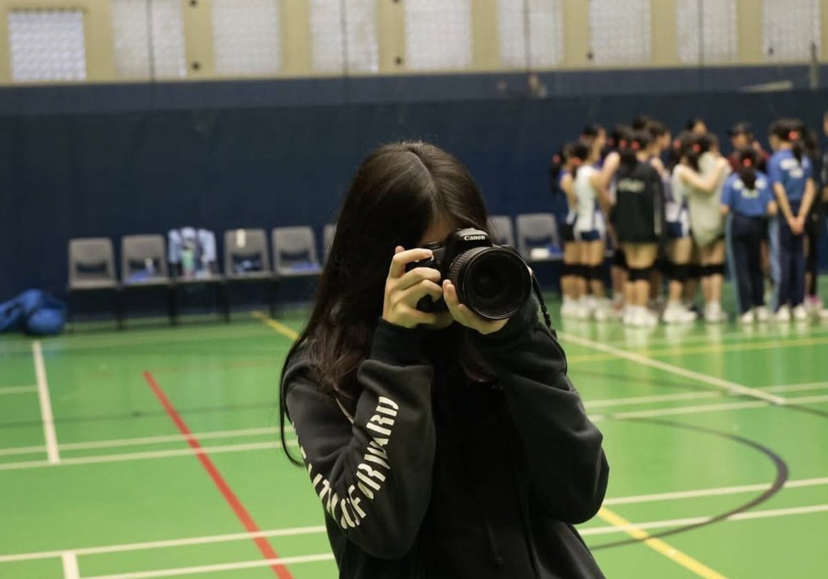fr4jkfnk4f's tweet photo. 📸 相機合輯 😻
唔好意思一拎起部 Canon📷就即刻專業攝影師上身😎真係有少少型😁✨

🔥喺體育館幫大家紀錄熱血 Moment🔥邊個想被我捕捉最靚/Kam 嘅一秒?

What should I post next?~ PM me to join grp

#ssgc #香港學生 #學生妹 #香港學生妹 #聖士提反女子中學 #HKstudent #student #hk #中學生 #中學 https://t.co/a1okCrU3qt