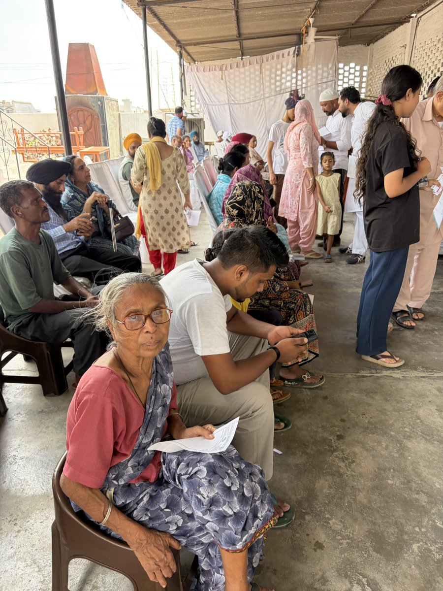 Foundation_MLR's tweet photo. उम्मीद बाँटते रहेंगे

#MLRFoundation #FreeMedicalCamp #SocialWork #HumanityFirst https://t.co/NqmDuP2bal