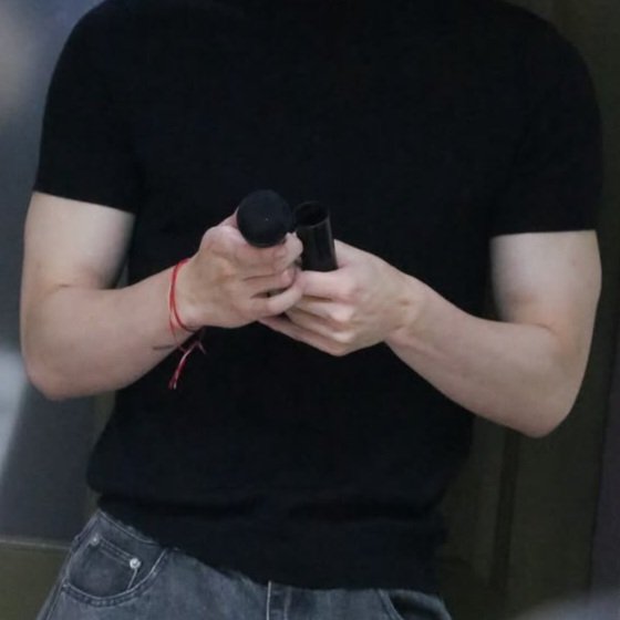 tangsakyuein's tweet photo. the waist                               the belt https://t.co/B2TRu9BB52