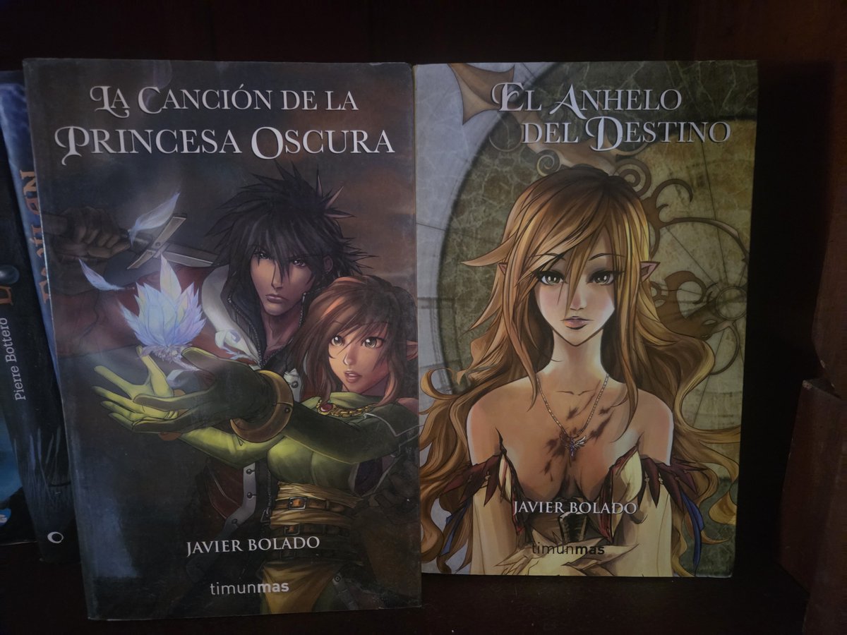 Syma_Lekys's tweet photo. @javierbolado @ed_babylon ¡Ahhh! Miles de gracias. Al fin podré tener los tres. Me los compré hace mil los primeros, que de hecho son primeras ediciones y les tengo mil de cariño. https://t.co/4h8zRlKsWL