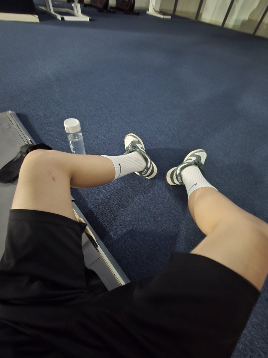 ov7rl's tweet photo. 개년들아 와서 기어다녀
#게이 #게친소 #고딩게이 https://t.co/w0hmHcbvjE
