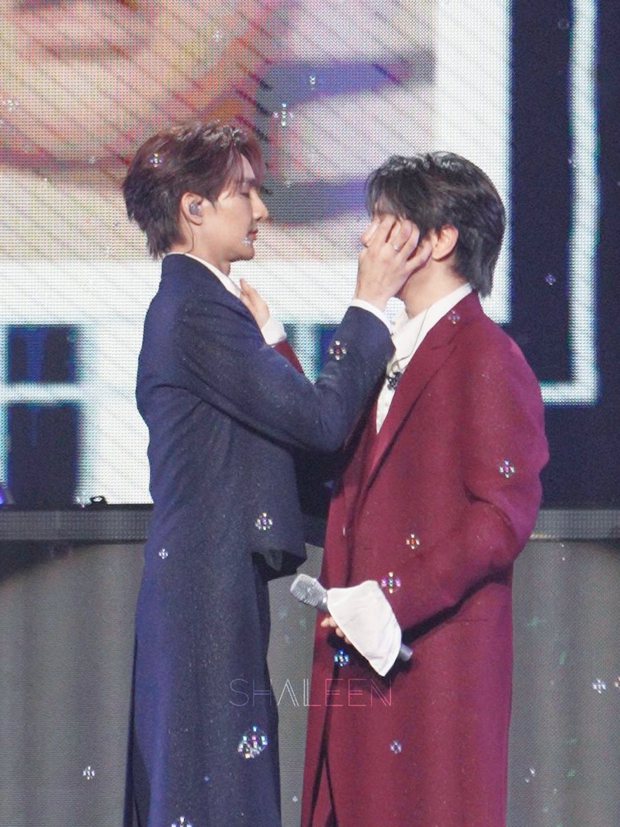 khn0012's tweet photo. 🥲😭再哭一会儿

EMBPFK FEEL THE FUN TOGETHER 
#FFFPartyConcert2026D2 https://t.co/hn0hMDpWIY