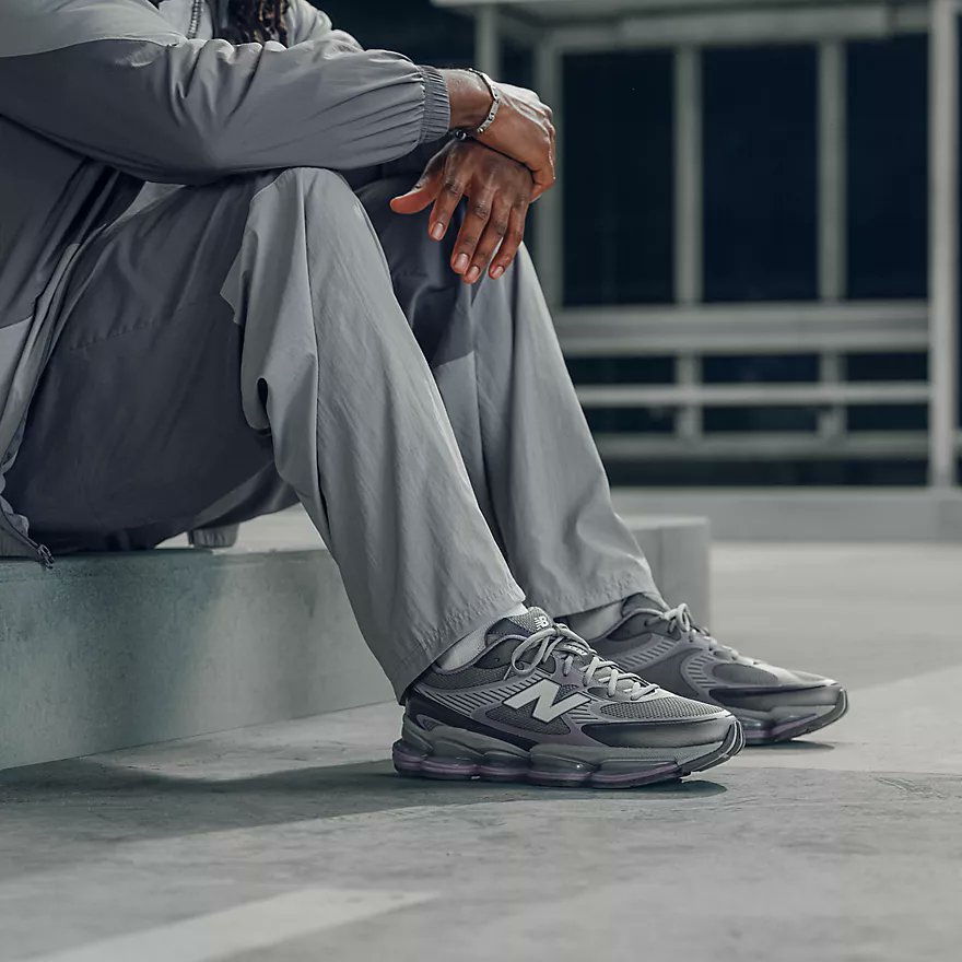 SOLELINKS's tweet photo. Ad: Ends tonight: New Balance ABZORB 2000 ‘Grey Days’ at $69.99 + shipping, discount applied in cart => https://t.co/voZivfFf6k https://t.co/HRJi6KEg44
