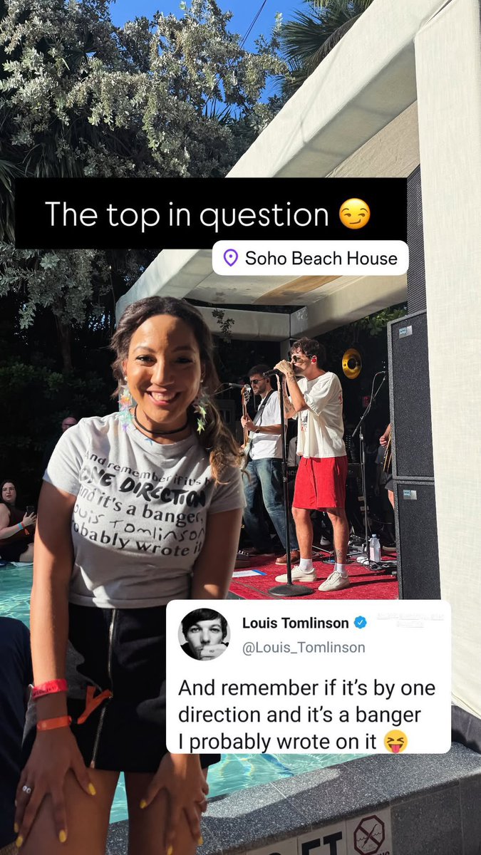 LT91UPDATESIT's tweet photo. 🎥| La reazione di Louis alla maglia indossata da una fan all’evento al Soho Beach House di Miami! 
Ha indicato più volte la maglia della fan e ha detto di volerne uno per sé stesso 🤩

La maglia riporta il famoso tweet di Louis, leggermente modificato: “E ricordate, se è una canzone degli One Direction ed è una bomba, probabilmente l’ha scritta Louis Tomlinson” !!! 

We love and stan a confident king 🙂‍↕️🙂‍↕️

©️ jasminmelisa