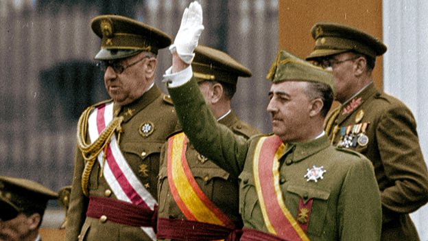 FacherMax1's tweet photo. @elojoquetodolv Arriba España 🇪🇦 https://t.co/T2A4WaEuYY
