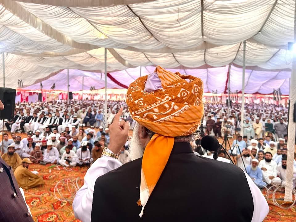 Sadeeqi444's tweet photo. مولانا صاحب کے پیچھے پڑنے والو!
ذرا غریب کے کچن کا حال بھی دیکھو جہاں مہنگائی نے جینا محال کر دیا ہے۔

فکرِ صدیقی 🇵🇰
#عوام_مولانا_کے_سنگ
#حق_کی_آواز_جمعیت
#نکے_دا_پروپیگنڈا
#شہدابہانہ_خزانہ_نشانہ
#ذخائر_کے_چور https://t.co/cgOyg7ikDo