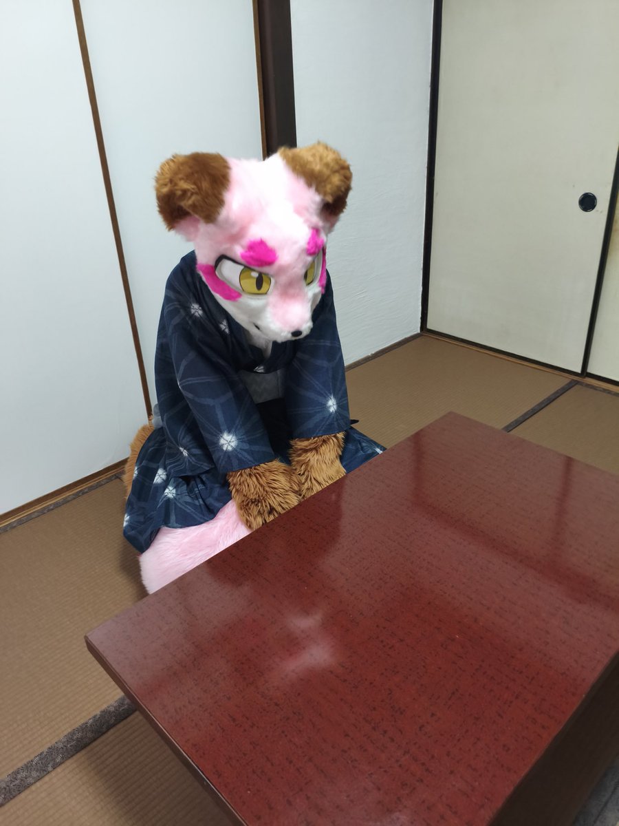 iroad_kemo's tweet photo. 「お団子は1日2個までって言ったでしょ😠」

🦊🌸「………」 https://t.co/gg6MdMZdSt