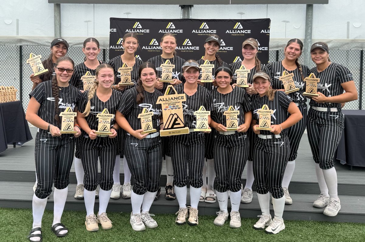FPXHigdon18u's tweet photo. 3rd place in Tier I at the 18U AFCS Championship. Proud of this group and everything they accomplished this season. Thank you to everyone who supported them along the way 🖤 @FuryPlatinum https://t.co/tGTUod4BXD