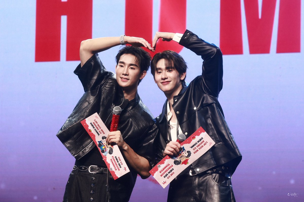 only_fbjs's tweet photo. • 260726 • 🦊🍅

รักนะเว้ย !

FORCEBOOK MAFOX VNFM
#ForceBookFMinHCMC
#fforce_ #kasibook https://t.co/gGe78KGrun