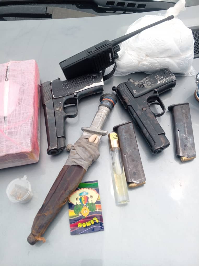 Princemoye1's tweet photo. DELTA STATE POLICE COMMAND

PRESS RELEASE

POLICE ARREST TWO SUSPECTED CRIMINALS, RECOVER TWO BERETTA PISTOLS, NINE ROUNDS OF LIVE AMMUNITION, SUSPECTED COCAINE, AND MERCEDES-BENZ SUV

The Delta State Police Command has recorded another significant operational success with the arrest of two suspected criminals and the recovery of firearms, live ammunition, suspected cocaine, and other incriminating exhibits during a stop-and-search operation carried out by operatives of the Safer Highway Patrol along the Agbarho–Warri Road on 25 July 2026.

The suspects, Omini Ezeri (46) and Chinedum Wagbara (42), both residents of Port Harcourt, Rivers State, were intercepted while travelling in a grey Mercedes-Benz ML SUV with registration number AAA 604 JZ. During preliminary interrogation, a third occupant of the vehicle, God Knows Ifreke, suddenly took to his heels and escaped into a nearby swamp.

A thorough search of the vehicle led to the recovery of two locally fabricated Beretta pistols loaded with nine rounds of live ammunition, approximately 200 grams of a substance suspected to be cocaine, one walkie-talkie, one dagger, one grinder, and two sophisticated phones. The suspects are in custody, while efforts are ongoing to arrest the fleeing suspect.

The Commissioner of Police, Delta State Command, CP Yemi Oyeniyi, psc, acipm, mnips, commended the operatives for their vigilance and professionalism. He reaffirmed the command's commitment towards ensuring that Delta State remains a hostile environment for criminals and all those involved in the unlawful possession of firearms and trafficking in illicit drugs. He urged members of the public to continue supporting the Police with timely and credible information that will aid ongoing efforts to keep the State safe.

SP. BRIGHT EDAFE, ANIPR, FCIA, FIPMD
POLICE PUBLIC RELATIONS OFFICER,
DELTA STATE COMMAND,
ASABA

26th July, 2026