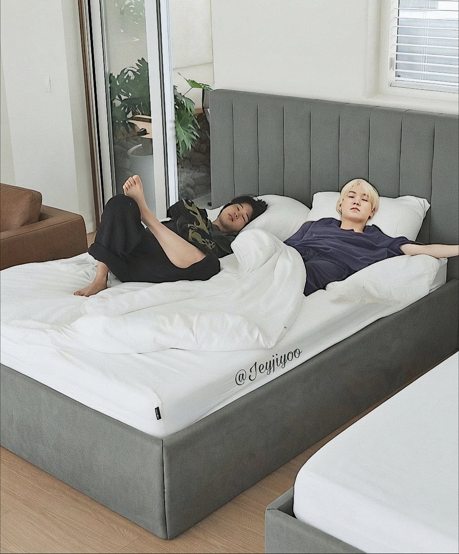 jeyjiyoo's tweet photo. #yoonmin
#yoonminedit sleep 💤😴 https://t.co/0ADcFCV5Jb