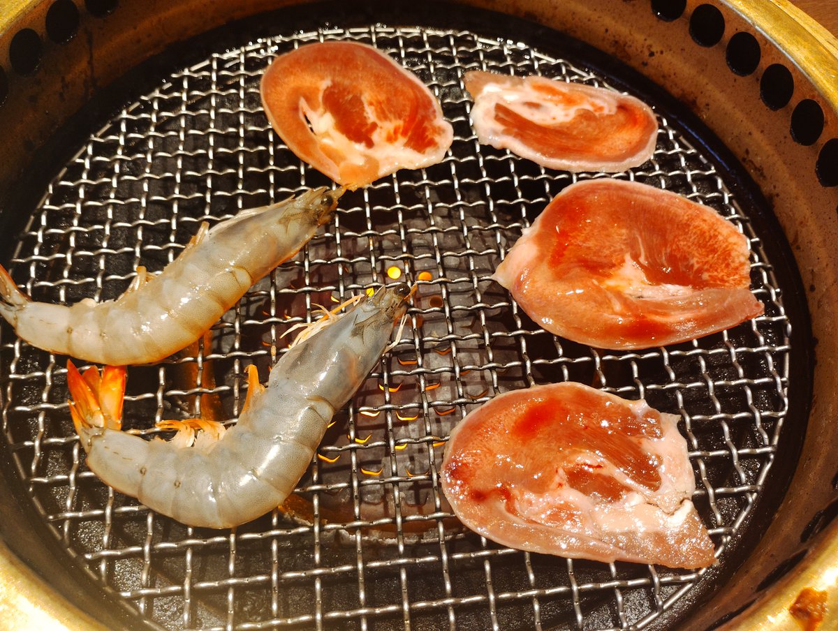 DuffyTDS5963's tweet photo. 久しぶりにワンカルビ行った
外国人スタッフが多くなってた
最初は注文通りきてたけど、終了10分前あたりに注文した枝豆・のりがなかなか来なかった（デザートより早く注文した品がデザート後にきた）
お肉もタレか塩か選べるようにして欲しいなぁ https://t.co/oJkzVIbzwW