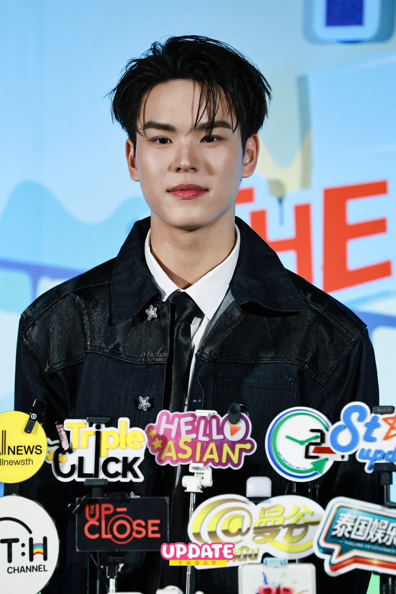 Update__today's tweet photo. “ปิง กฤตนัน” ช่วงสัมภาษณ์สื่อก่อนเริ่มงาน “Match Point รักนี้ต้องเสิร์ฟ The First Match” 🎾✨

FIRST MATCH FIRST SERVE
#MatchPointSeriesEP1
#teshowping #เตโชปิง #PingKrittanun
#MatchPointSeries
#UPDATETODAY https://t.co/zh0aYh0On8