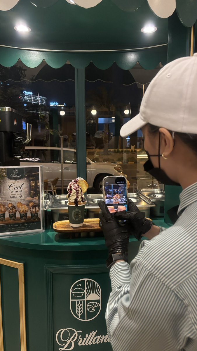 JustBish_'s tweet photo. عسوله مره الموظفه🥹🤍 https://t.co/bJYoC0xro1
