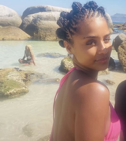 msmoonlightt12's tweet photo. the amount of racism &amp; xenophobia she has to deal with, oh my Shayla🥺 https://t.co/9PdSqZSjXk