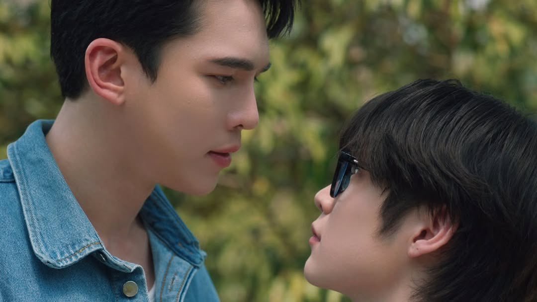 boyslovehub's tweet photo. 🚨 PREMIERE! EP1 of ‘Your Third’, new BL starring #MaxNat, is now streaming on iQIYI.

An employee is given a mission: to bring back his boss’s brother, who ran away. As they spend time together, feelings begin to develop between them. #ที่สามของเธอEP1 https://t.co/Rs92rYDb2X
