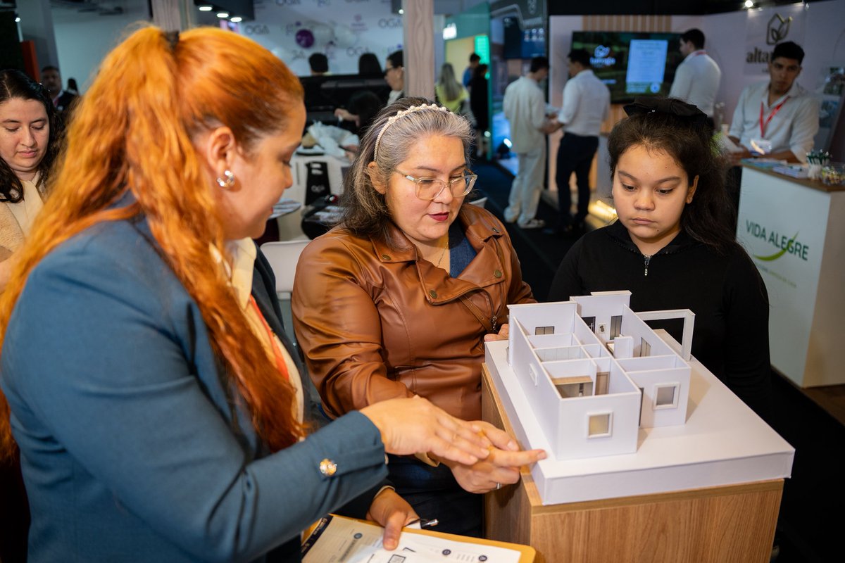 afd_py's tweet photo. Todavía estás a tiempo de dar el primer paso hacia la casa propia. 🏠

Seguimos en la segunda jornada de la Expo y Foro Che Róga Porã 3.0. Acercate y descubrí nuevas oportunidades para hacer realidad tu proyecto.

📍 Te esperamos hoy hasta las 18:30h. https://t.co/D44xfIAh6C