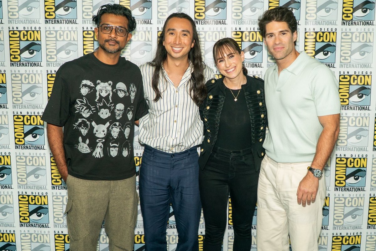 PNemiroff's tweet photo. 5. THE TERROR: DEVIL IN SILVER: A rare SDCC 1:1 interview, and I’m SO glad it was with Dan Stevens. Could talk about his craft and endless range as an actor for hours. Also, Devil in Silver is excellent. Please don’t miss it!

6. GHOSTS: You’re getting another post about this one so I’ll keep this short and sweet for now, the Ghosts cast is an all-timer. Feel incredibly lucky to get to cross paths with them often. Always most at ease sitting on those couches with them!
