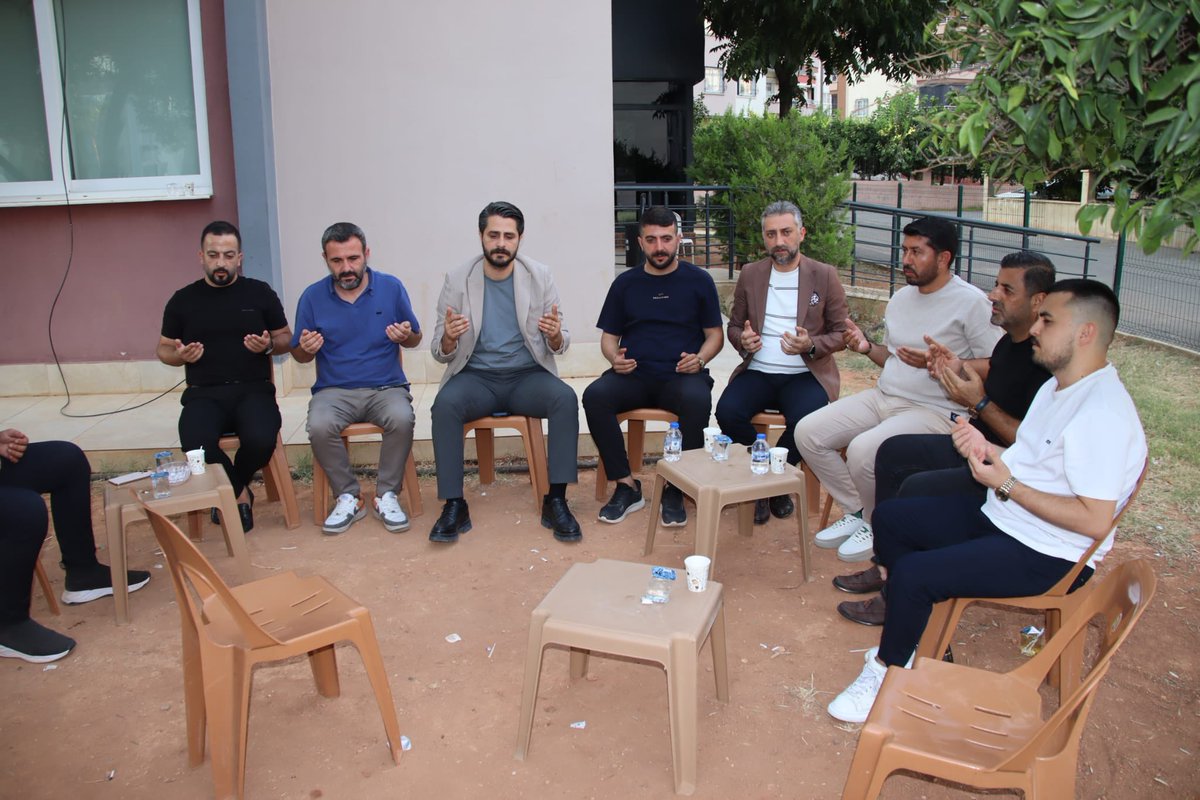 akyenisehirilce's tweet photo. ☑️ Taziye ve Başsağlığı

İl Yönetim Kurulu Üyemiz Sn. Necdet Yeni, İlçe Başkanımız Sn. Seyidhan Kartal ve İlçe Yönetim Kurulu Üyelerimiz ile birlikte, Hakk'ın rahmetine kavuşan merhum Sn. Ahmet Erten için taziye ve başsağlığı ziyaretinde bulunduk.

Merhuma Allah'tan rahmet ailesine, yakınlarına ve sevenlerine sabır ve başsağlığı diliyoruz.