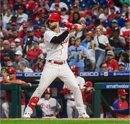 BlazinHotBets's tweet photo. MLB HOME RUN #2 ⚾️💣

Bryce Harper HR (+376 DK)

Harper gets an ELITE matchup to go yard today facing Will Warren, who has really struggled against left-handed hitters over his last five starts.

Matchup: Will Warren (RHP)
▪️ 2.45 HR/9 allowed vs LHB over his last 5 starts
▪️ 10% barrel rate allowed

Harper vs this mix:
▪️ 20% barrel rate vs this pitch mix
▪️ 2 HRs in his last 15 ABs vs this mix
▪️ 7 HRs against this pitch mix overall

Overall: Harper gets an elite matchup against a pitcher who has been giving up plenty of damage to left-handed hitters. Overall, a great opportunity for Bryce Harper to go yard today 💣