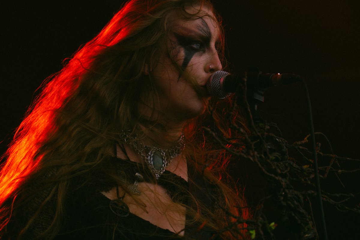 HULDER_OFFICIAL's tweet photo. 𝔄𝔪𝔲𝔩𝔢𝔱 𝔬𝔣 ℑ𝔪𝔪𝔬𝔯𝔱𝔞𝔩 𝔐𝔬𝔰𝔰
A cherished ritual adornment.
.
Handcrafted by CRANIUM COUTURE
.
.
.
Photography by MORBID VISIONS PHOTO
. https://t.co/zBUOh4KChT